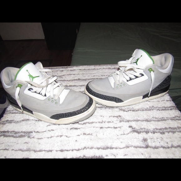 Air Jordan Retro 3s - Picture 3 of 3